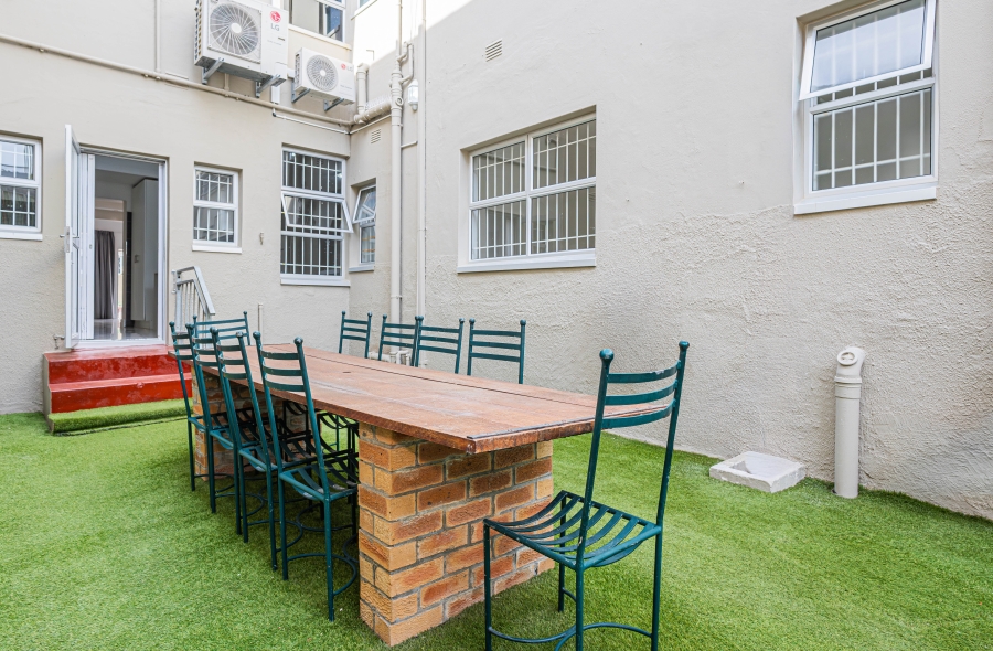 To Let 3 Bedroom Property for Rent in Green Point Western Cape